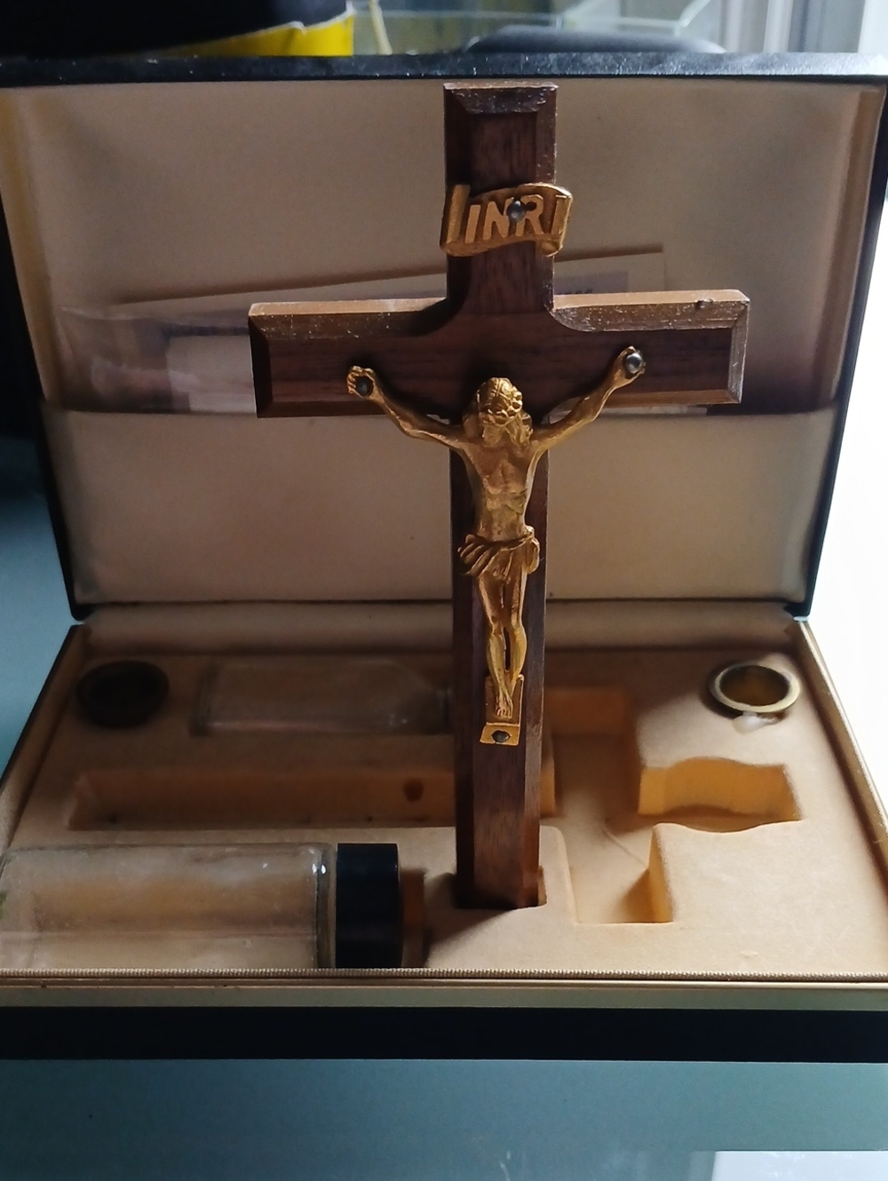 Traveling Mass And Last Rites Kit - Picture 15 of 15
